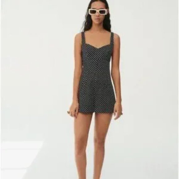 NWT ZARA Short Jumpsuit/Romper Black and White Polka dot - Size M - Picture 1 of 2